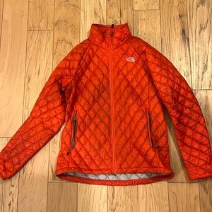 North face thermoball jacket in orange (lightweight)